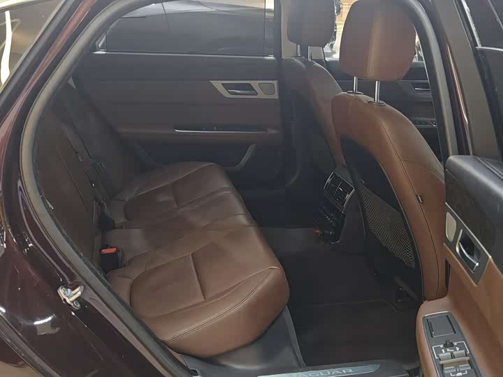 Jaguar XFL 2017 XFL 2.0 T 240 PS — фото 14