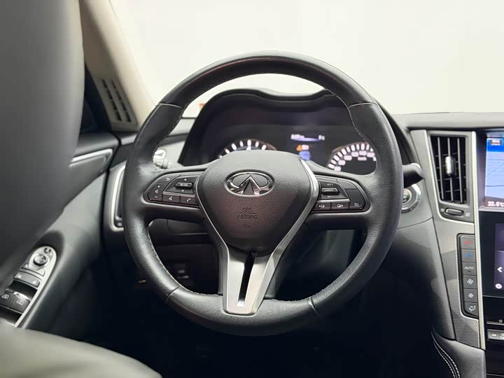 Infiniti Q50L 2019 2.0 T 30 — фото 17