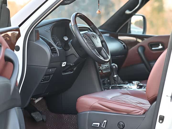 Nissan Patrol — фото 4