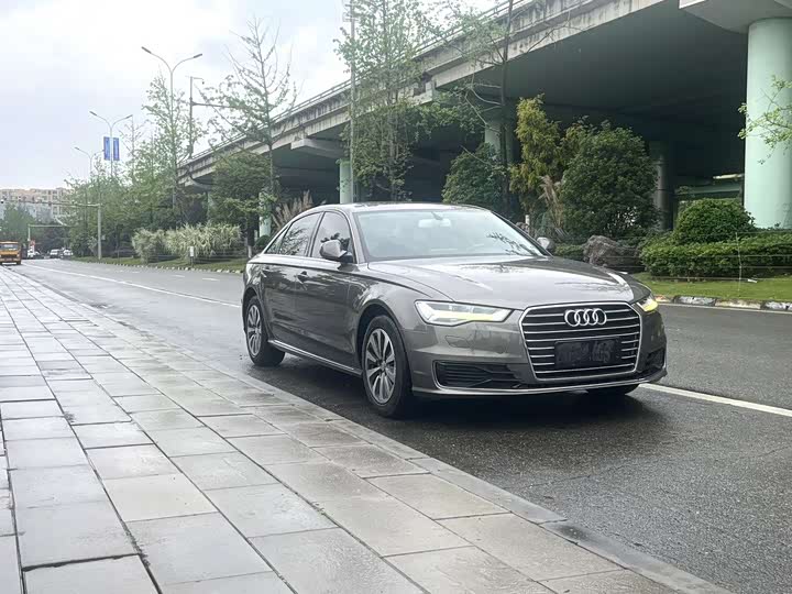 Audi A6L TFSI комфорт — фото 3