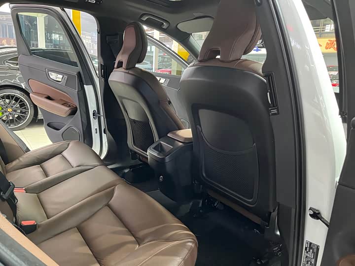Volvo XC60 2023 B 5 4 WD — фото 18