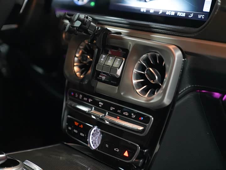 Mercedes-Benz G-Class 2019 AMG G 63 — фото 15