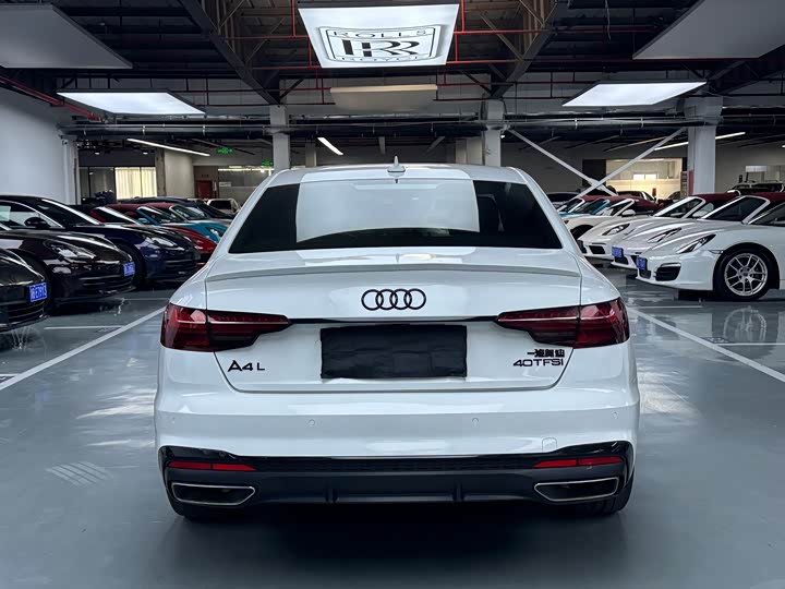 Audi A4L 40 TFSI люкс-динамик — фото 20