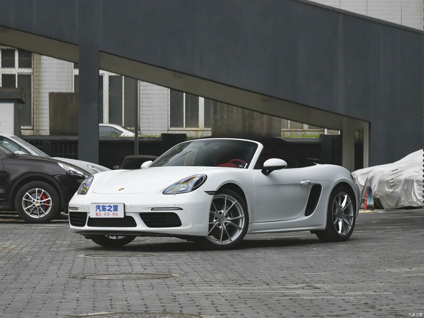 Фото 1 - Porsche 718