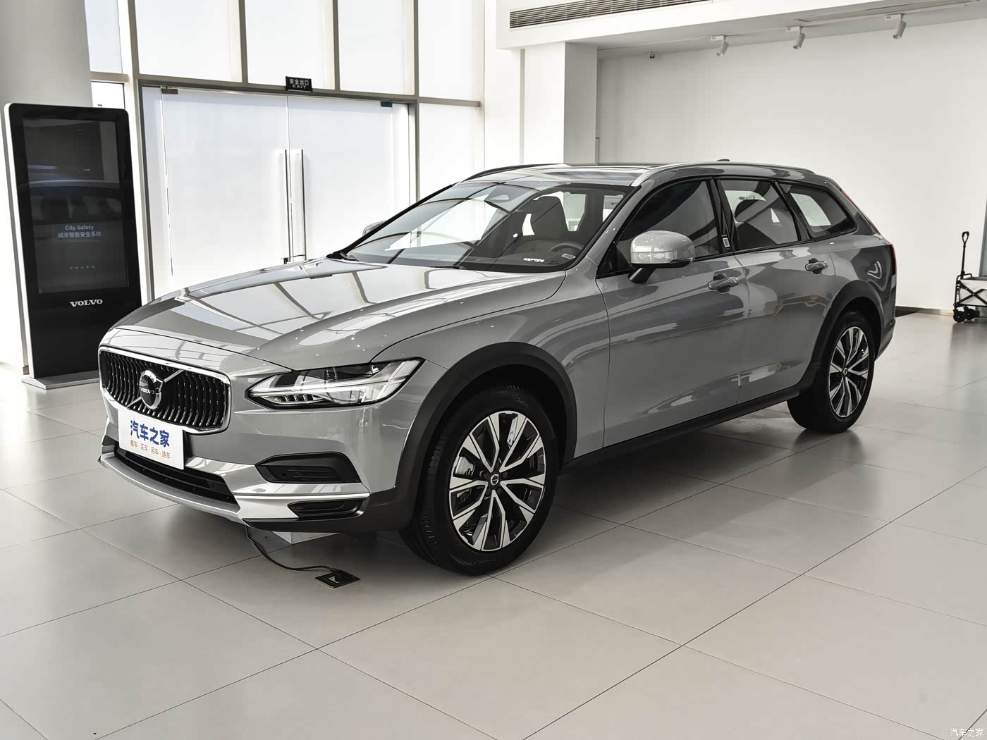 Volvo V90 2025 2025款 Cross Country B5 AWD 智尊版