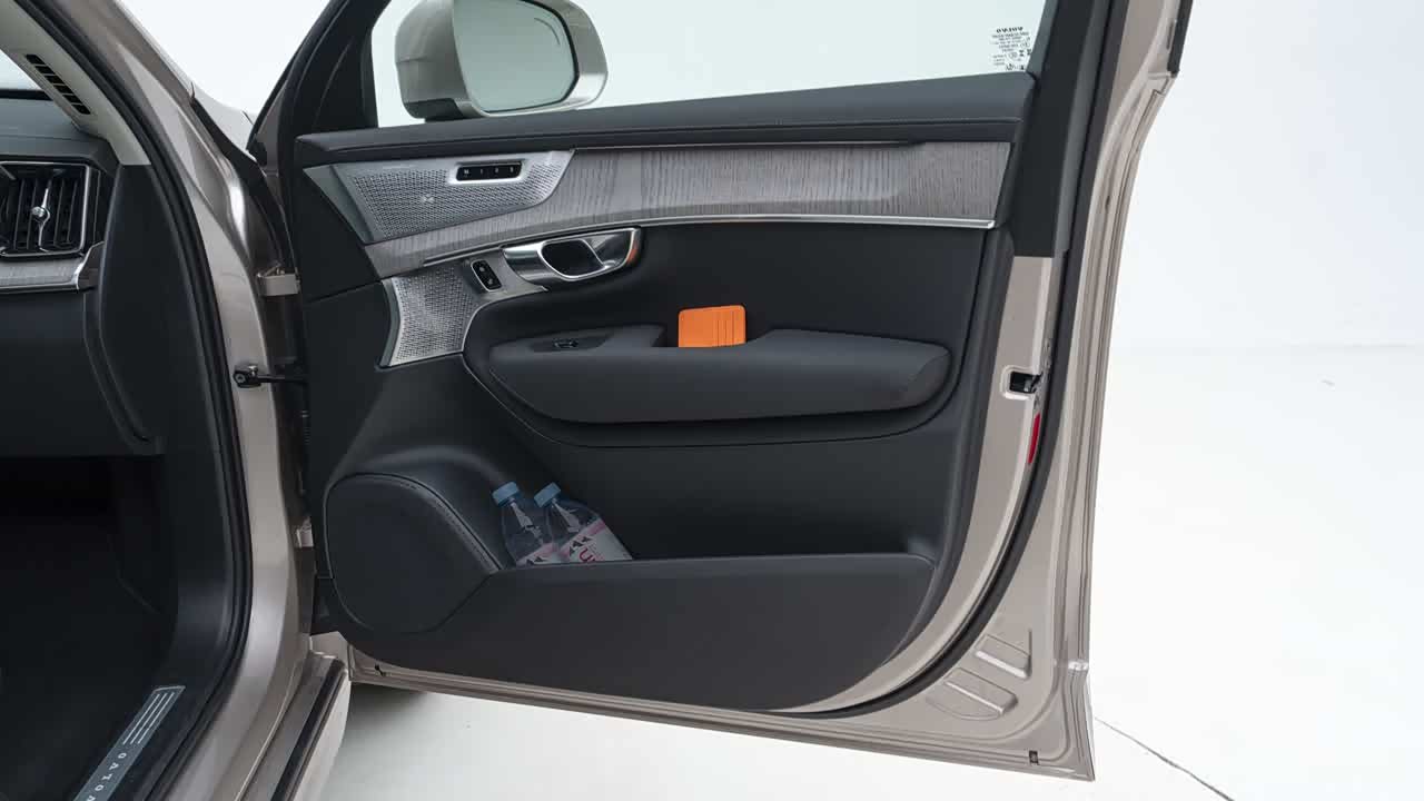 Volvo XC90 2026 2026款 B6 四驱智雅豪华版 6座