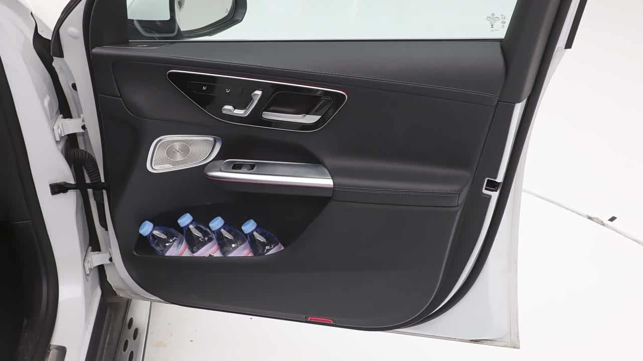 Mercedes-Benz GLC 2026 2026款 改款 GLC 300 L 4MATIC 动感型 7座