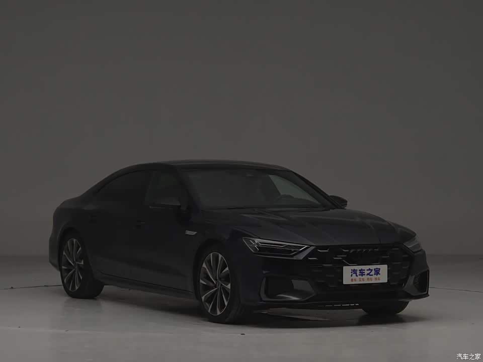 Фото 2 - Audi A7L