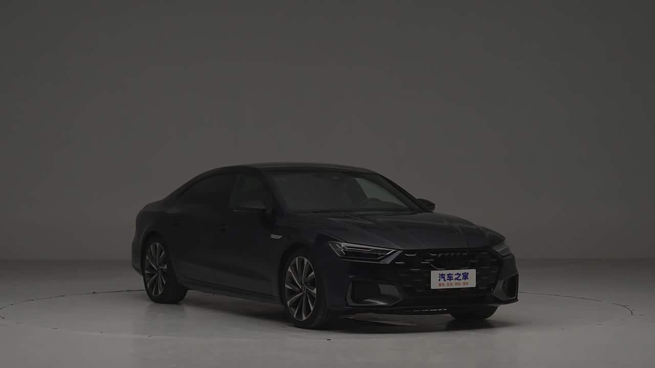 Фото 8 - Audi A7L