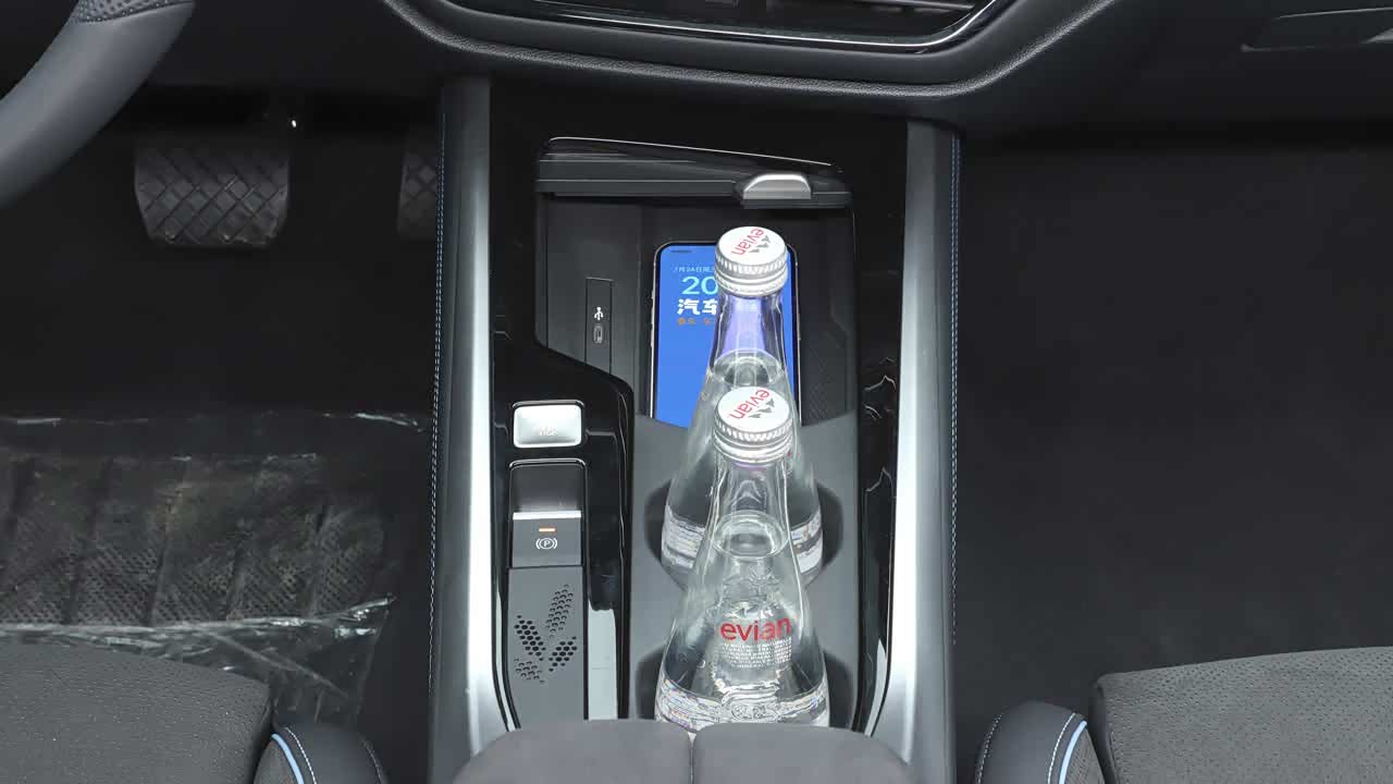 Фото 20 - Volkswagen Passat