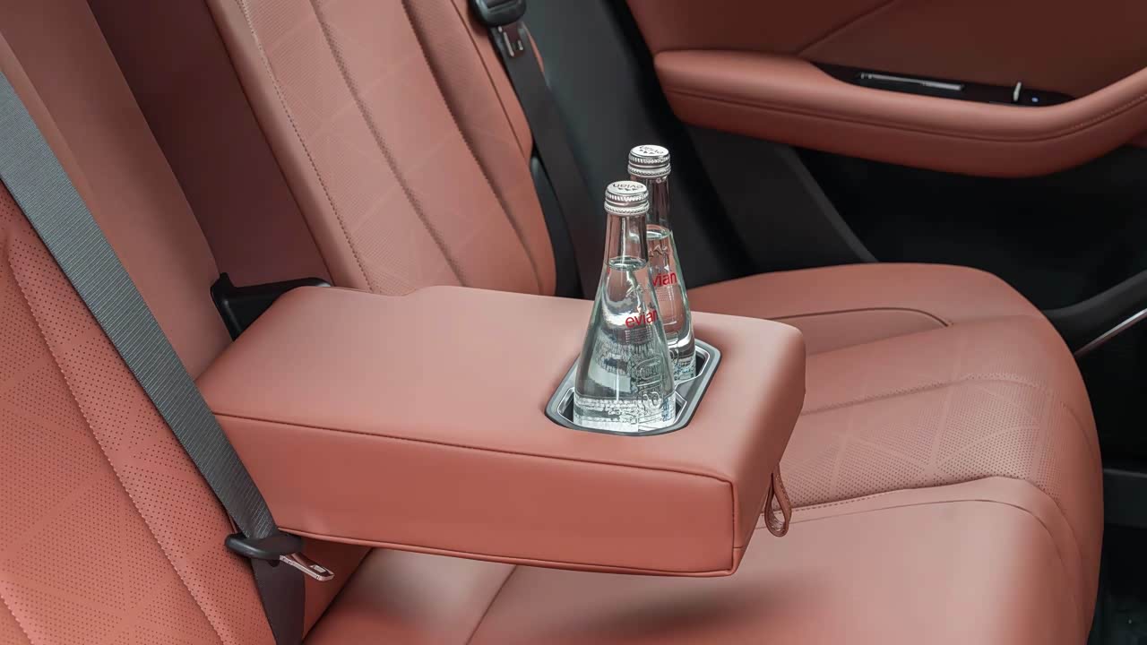 Geely Emgrand 2026 2026款 第5代 1.5T DCT旗舰型